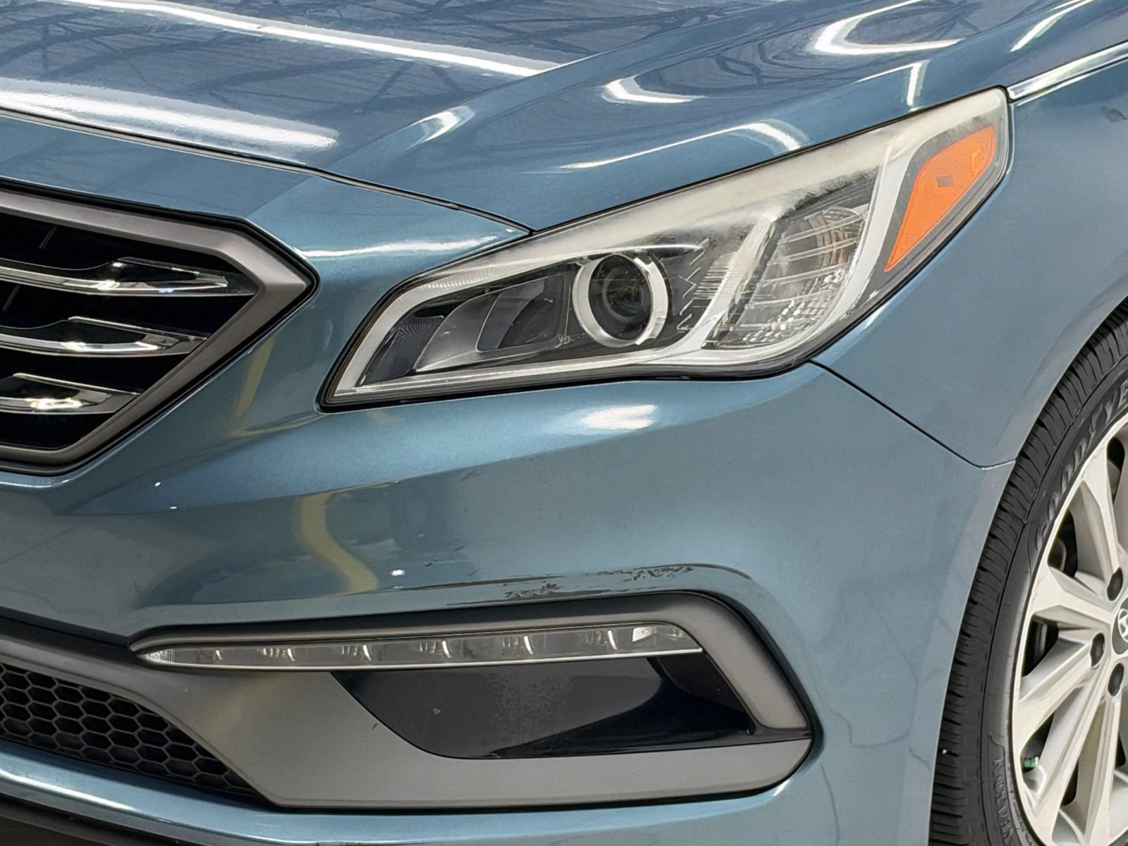 Used 2017 Hyundai Sonata Limited w/ Ultimate Package 04 FWD image 4