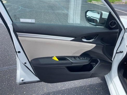 Used 2019 Honda Civic EX image 17