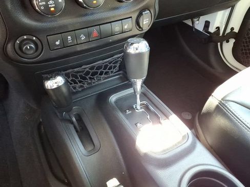 Used 2015 Jeep Wrangler Unlimited Sahara w/ Dual Top Group AWD/4WD image 14