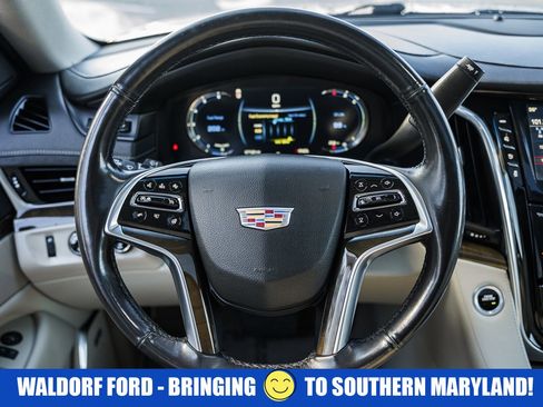 Used 2019 Cadillac Escalade ESV Luxury image 33