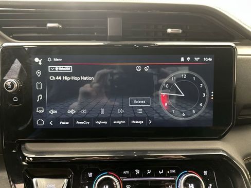 Used 2024 GMC Sierra 2500 AT4 w/ Technology Package image 15