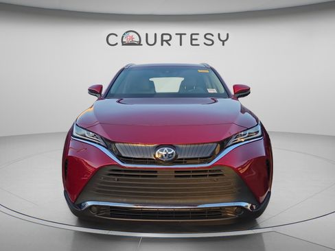 Certified 2022 Toyota Venza XLE AWD/4WD image 4