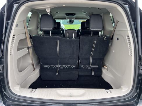 Used 2022 Chrysler Pacifica Touring-L FWD image 10