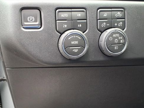 New 2026 Chevrolet Silverado 1500 LT Trail Boss w/ LT Trail Boss Premium Package AWD/4WD image 16