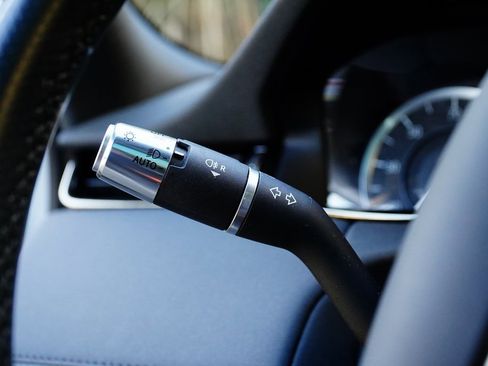 Used 2021 Land Rover Range Rover Evoque R-Dynamic S image 23