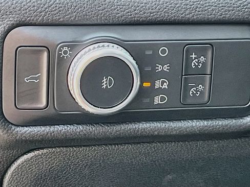 Used 2022 Ford Explorer XLT w/ Equipment Group 202A RWD image 10