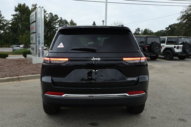 New 2027 Jeep Grand Cherokee Laredo X RWD image 7