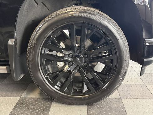 Used 2021 Chevrolet Silverado 1500 High Country w/ Technology Package image 31