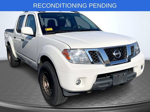 Used 2020 Nissan Frontier PRO-4X w/ Pro-4x Utility Package AWD/4WD image 1