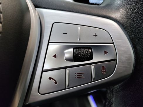 Used 2022 BMW X7 xDrive40i w/ Cold Weather Package image 21