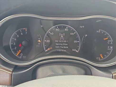 Used 2017 Jeep Grand Cherokee Limited AWD/4WD image 11