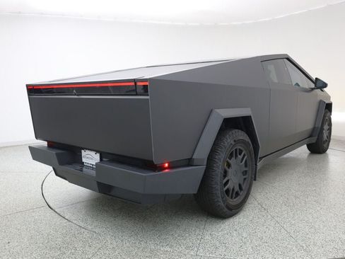 Used 2024 Tesla Cybertruck AWD Crew Cab image 3