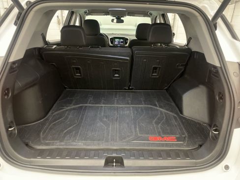 Used 2023 GMC Terrain SLE w/ Driver Convenience Package image 19