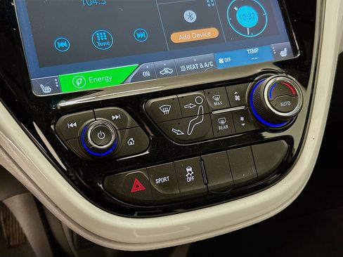 Used 2018 Chevrolet Bolt LT FWD image 23