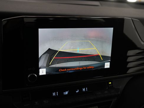 Used 2025 Toyota Camry LE image 19