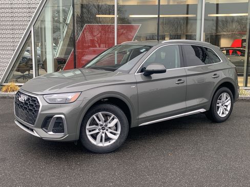 Certified 2023 Audi Q5 2.0T Premium w/ Convenience Package AWD/4WD image 1