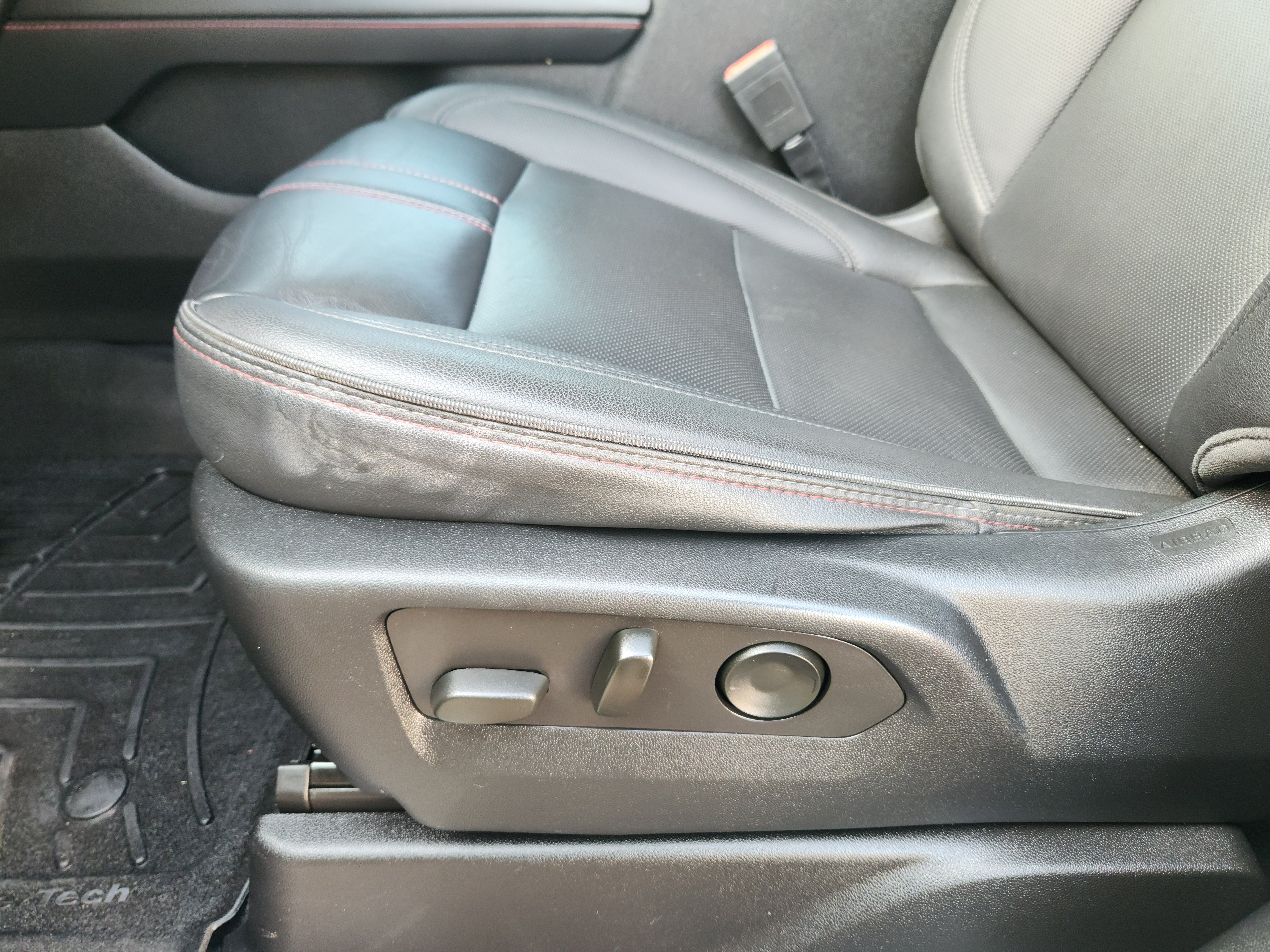 Used 2022 Chevrolet Tahoe RST w/ Luxury Package RWD image 18