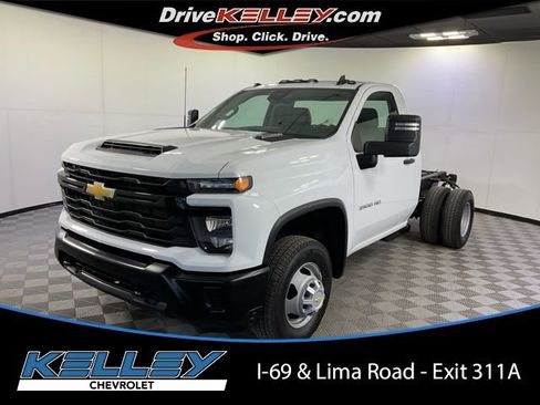 Used 2024 Chevrolet Silverado 3500 W/T image 1
