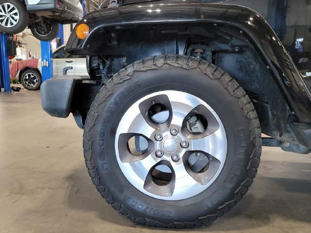 Used 2018 Jeep Wrangler Unlimited Sahara AWD/4WD image 11