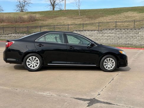 Used 2012 Toyota Camry LE image 8