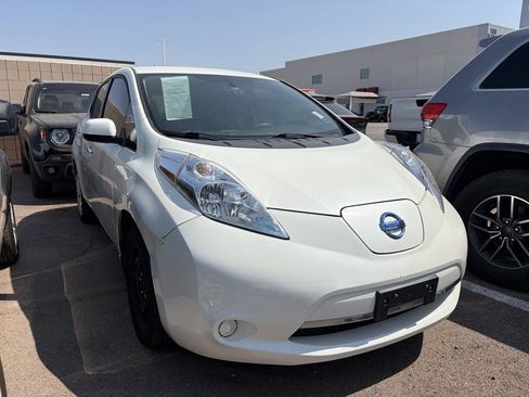 Used 2017 Nissan Leaf S w/ Charge Package FWD image 2