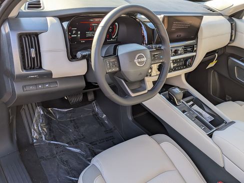 New 2026 Nissan Pathfinder SL w/ SL Premium Package FWD image 2