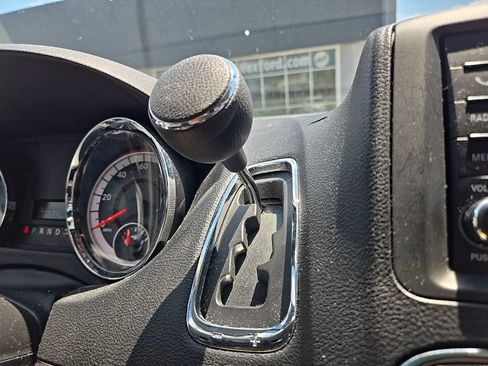 Used 2019 Dodge Grand Caravan SE FWD image 13