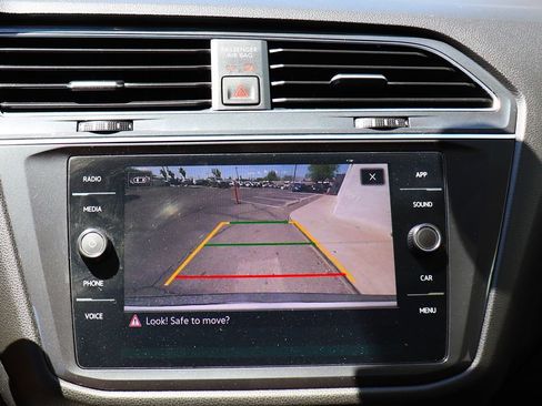 Used 2021 Volkswagen Tiguan SE FWD image 49