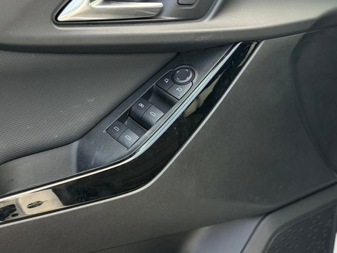 Used 2025 Chevrolet Equinox LT image 12