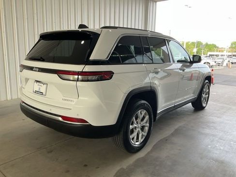Used 2023 Jeep Grand Cherokee Limited RWD image 23