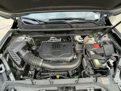 Certified 2023 GMC Acadia SLE w/ Driver Convenience Package image 26