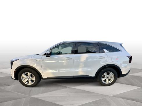 Certified 2026 Kia Sorento LX FWD image 5