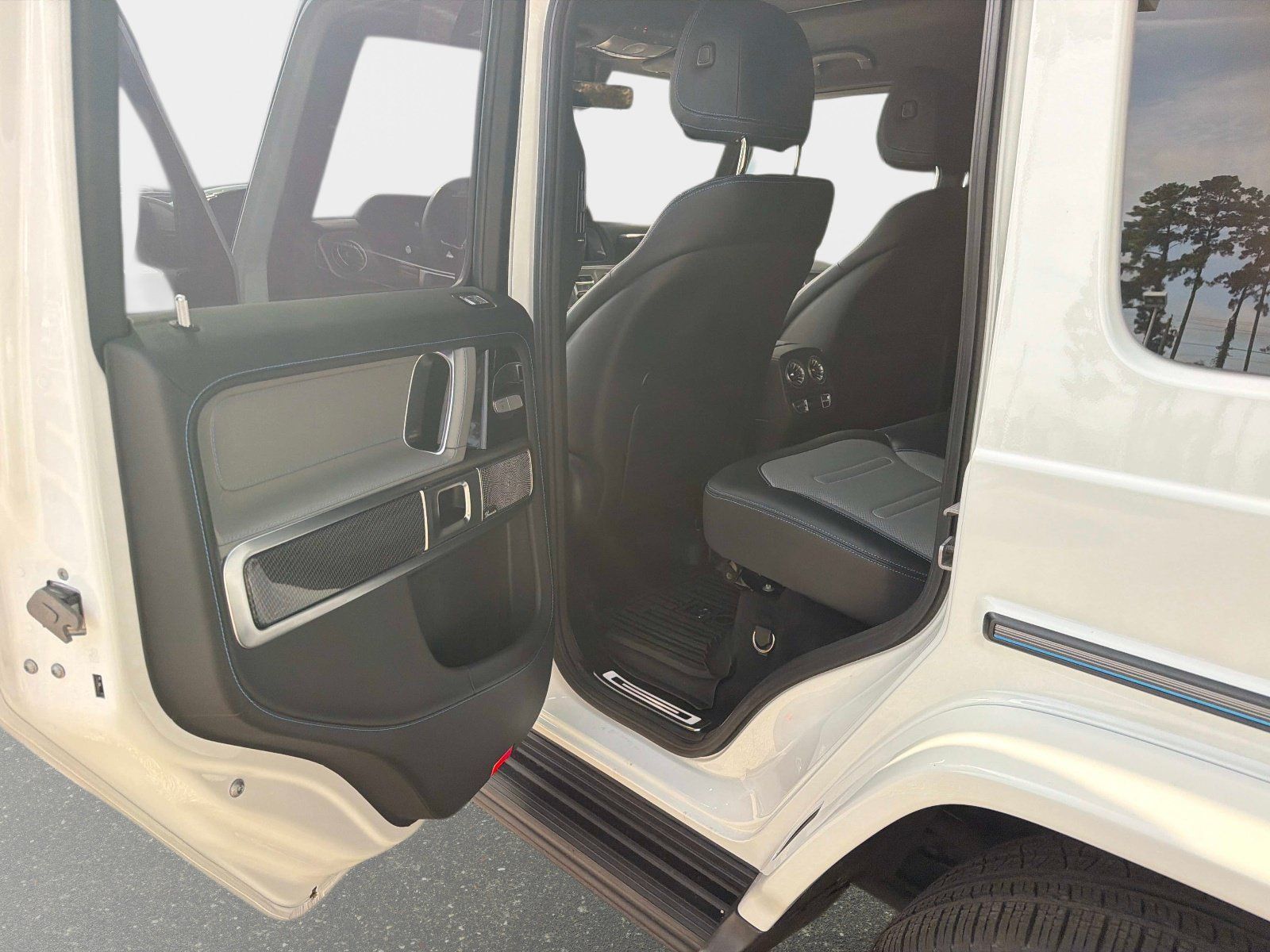 Certified 2025 Mercedes-Benz G 580 w/ EQ Technology image 11