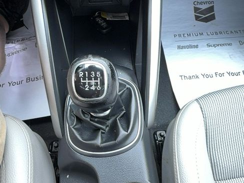 Used 2013 Hyundai Veloster w/ Style Pkg FWD image 10