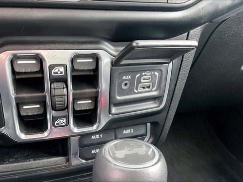 Used 2023 Jeep Wrangler Sahara w/ Cold Weather Group image 32