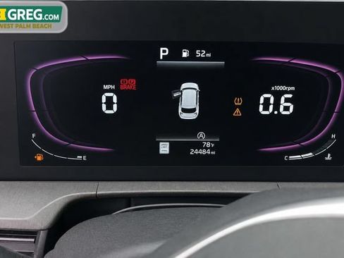 Used 2024 Kia Telluride EX w/ EX Captain's Chair Package FWD image 11