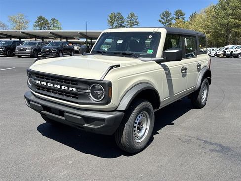 New 2025 Ford Bronco 4-Door image 4
