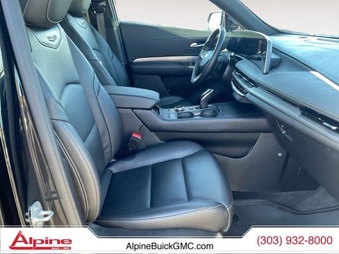 Used 2024 Cadillac XT4 Premium Luxury image 15