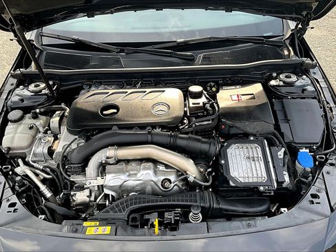 Used 2025 Mercedes-Benz CLA 250 image 9