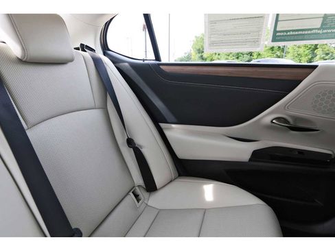 Used 2025 Lexus ES 350 w/ Premium Package FWD image 10