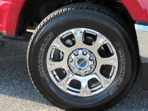 Used 2022 Ford F250 Lariat w/ Chrome Package image 7