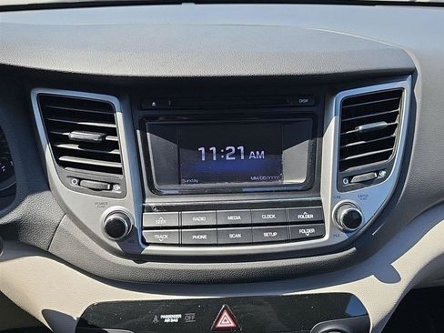 Used 2018 Hyundai Tucson SE AWD/4WD image 10
