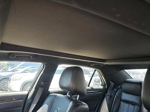 Used 2023 Chrysler 300 S RWD image 9