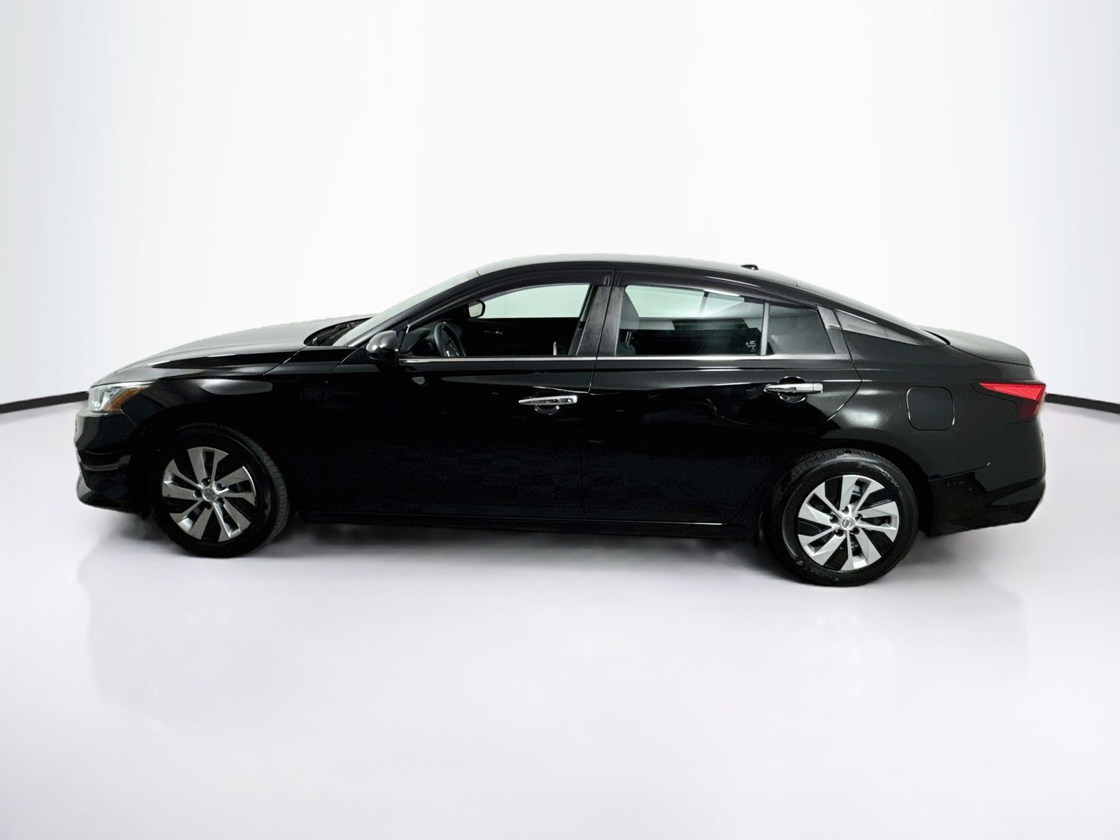 Used 2019 Nissan Altima 2.5 S FWD image 4