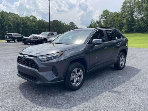 Used 2025 Toyota RAV4 XLE w/ Convenience Package FWD image 5