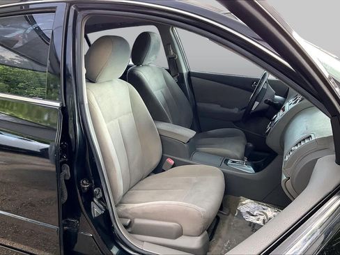 Used 2010 Nissan Altima 2.5 S w/ Convenience Plus Pkg FWD image 8
