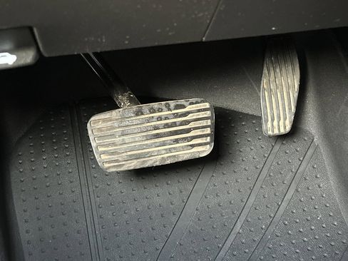 Used 2023 Chevrolet Silverado 1500 High Country w/ Technology Package image 46