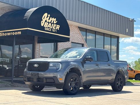 Used 2025 Ford Maverick Lariat w/ Black Appearance Package AWD/4WD image 1
