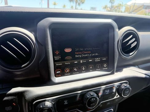 Used 2023 Jeep Wrangler Unlimited Sport w/ Sun And Sound Package AWD/4WD image 17