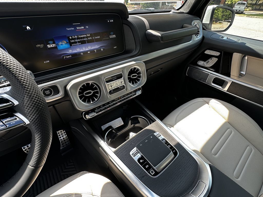 New 2027 Mercedes-Benz G 580 e image 31